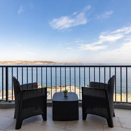 A Stylish Seaside Apartment St. Paul's Bay