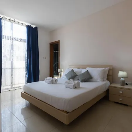 A Stylish Seaside Apartment St. Paul's Bay