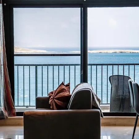 A Stylish Seaside Apartament St. Paul's Bay