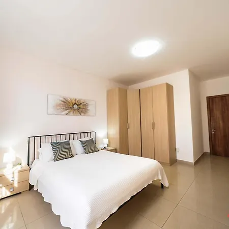 A Stylish Seaside 圣保罗湾城