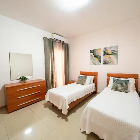 A Stylish Seaside Apartament *