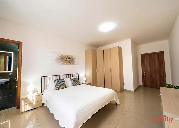 A Stylish Seaside St Paul's Bay