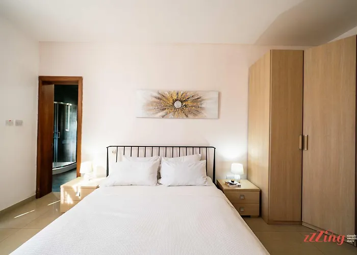 A Stylish Seaside Apartament *