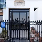 A Stylish Seaside In *