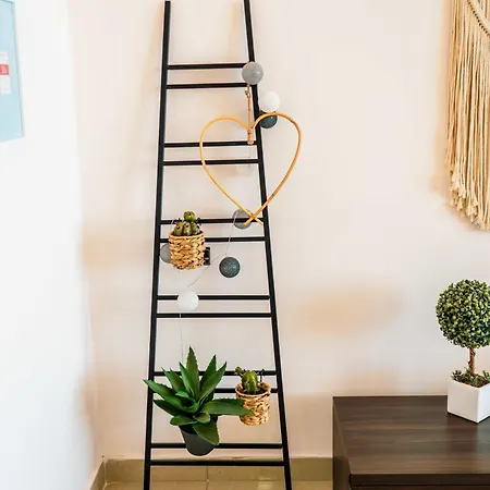 A Stylish Seaside Apartament