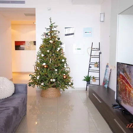 A Stylish Seaside Apartament St. Paul's Bay