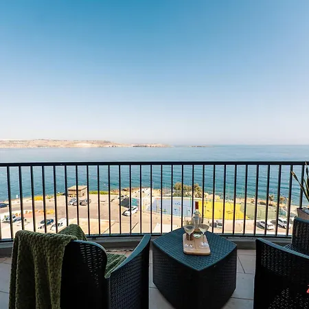 A Stylish Seaside St. Paul's Bay