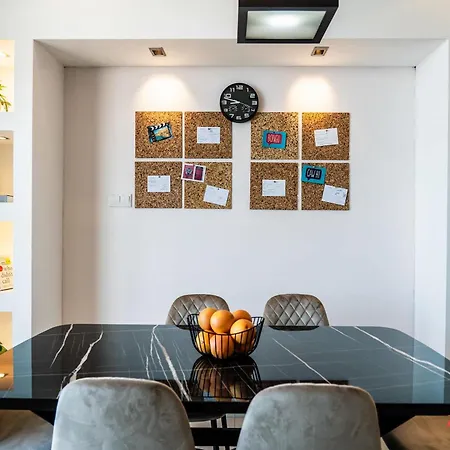 A Stylish Seaside Apartament